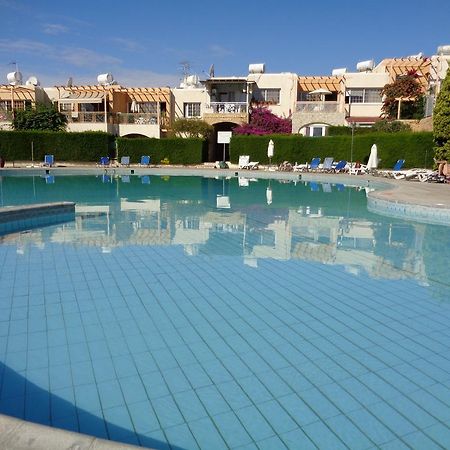 Santa Barbara Complex Apartment ลิมาซอล ภายนอก รูปภาพ