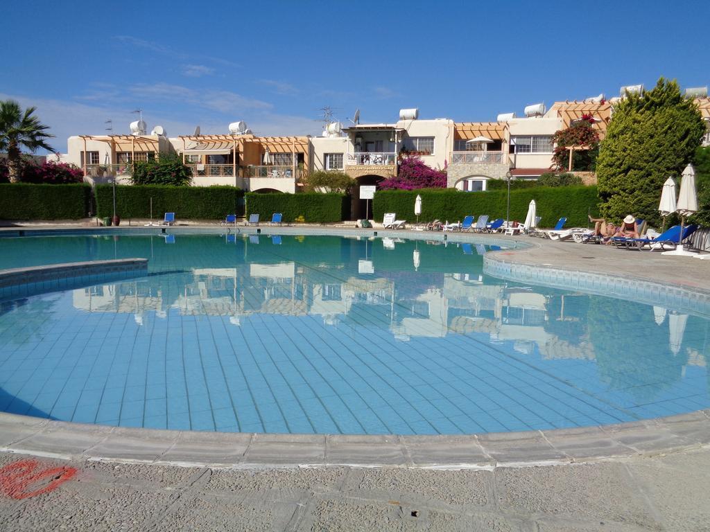 Santa Barbara Complex Apartment ลิมาซอล ภายนอก รูปภาพ