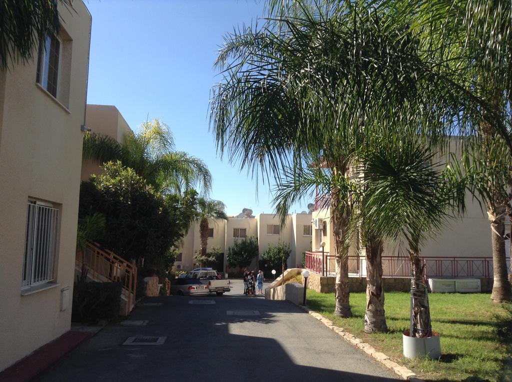 Santa Barbara Complex Apartment ลิมาซอล ภายนอก รูปภาพ