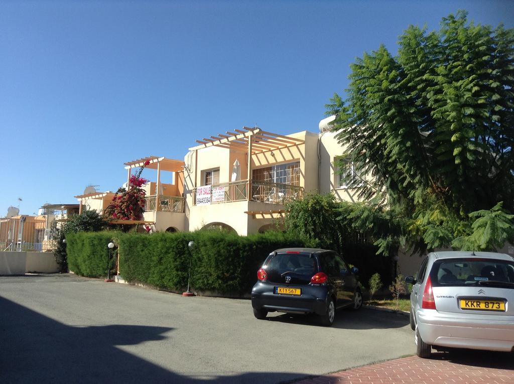 Santa Barbara Complex Apartment ลิมาซอล ภายนอก รูปภาพ