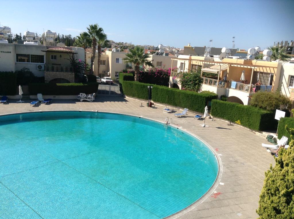 Santa Barbara Complex Apartment ลิมาซอล ภายนอก รูปภาพ