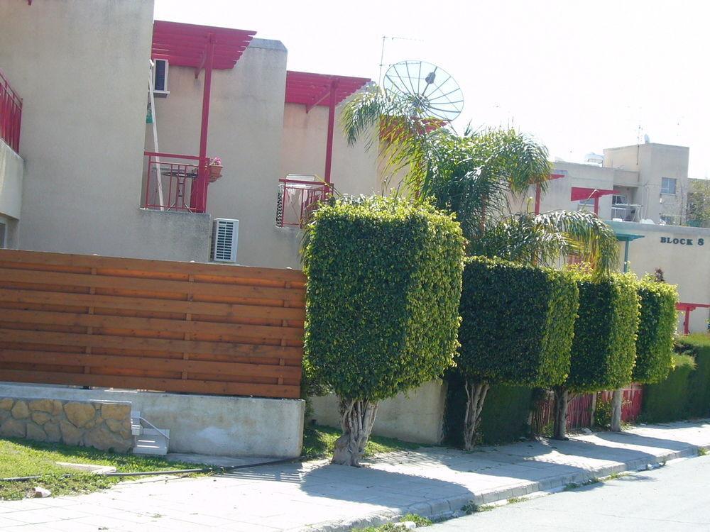 Santa Barbara Complex Apartment ลิมาซอล ภายนอก รูปภาพ