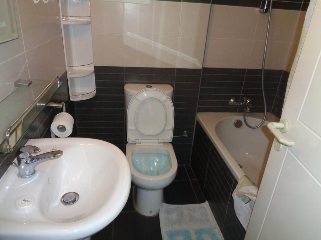 Santa Barbara Complex Apartment ลิมาซอล ภายนอก รูปภาพ