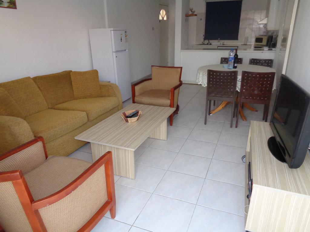 Santa Barbara Complex Apartment ลิมาซอล ภายนอก รูปภาพ