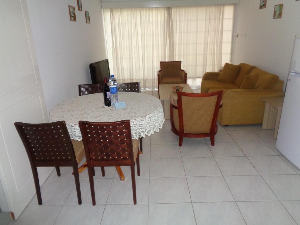 Santa Barbara Complex Apartment ลิมาซอล ภายนอก รูปภาพ