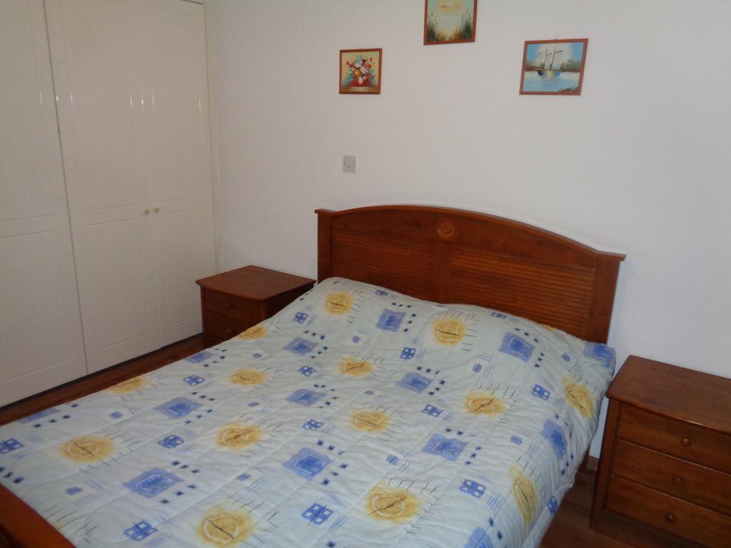 Santa Barbara Complex Apartment ลิมาซอล ภายนอก รูปภาพ