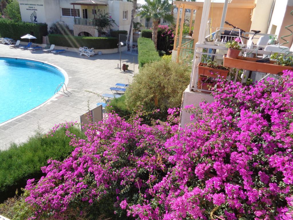 Santa Barbara Complex Apartment ลิมาซอล ภายนอก รูปภาพ