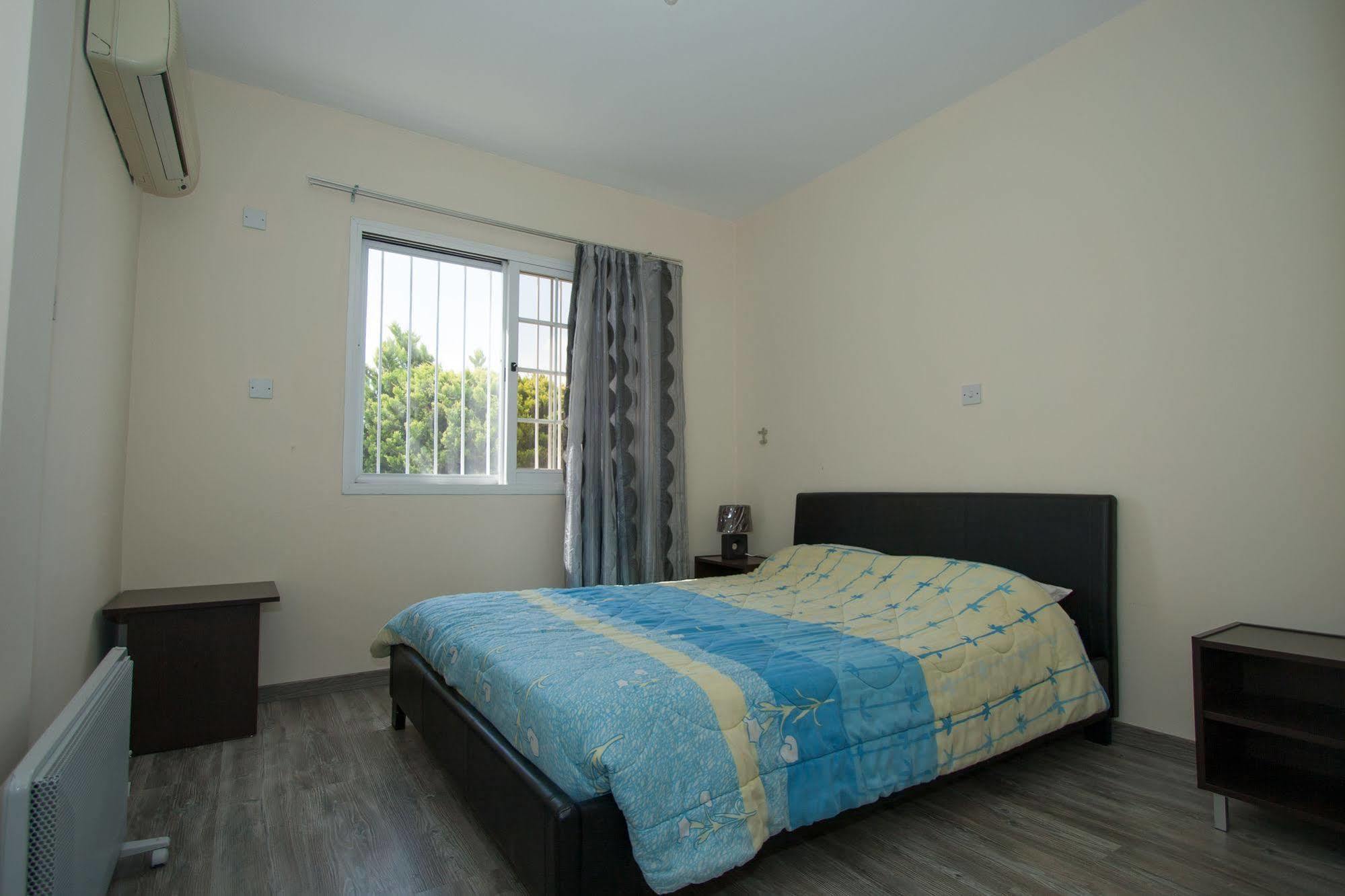 Santa Barbara Complex Apartment ลิมาซอล ภายนอก รูปภาพ